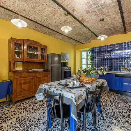 Летний дом Cascina Abelloni Диано-д'Альба