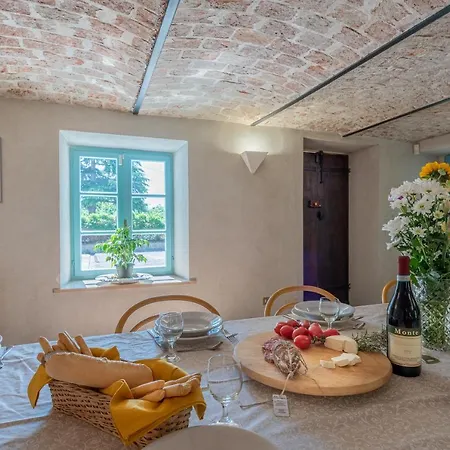 Lantställe Cascina Abelloni Diano dʼAlba