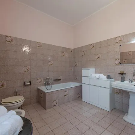 Cascina Abelloni * Диано-д'Альба