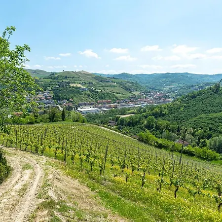 Летний дом Cascina Abelloni Диано-д'Альба